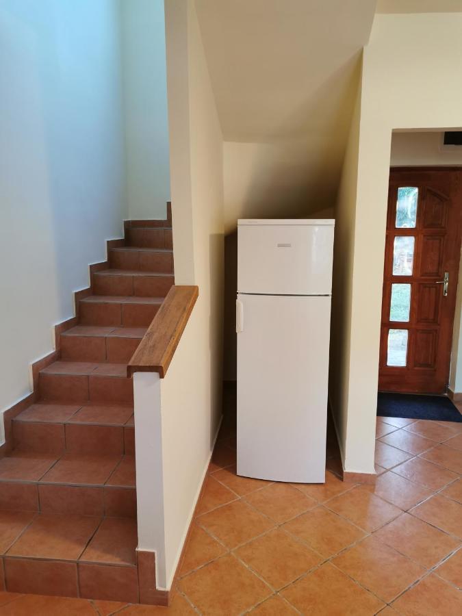 Varalja Vendeghaz Tata Exterior foto